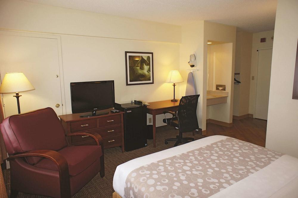 Hotel La Quinta By Wyndham New Haven Exterior foto