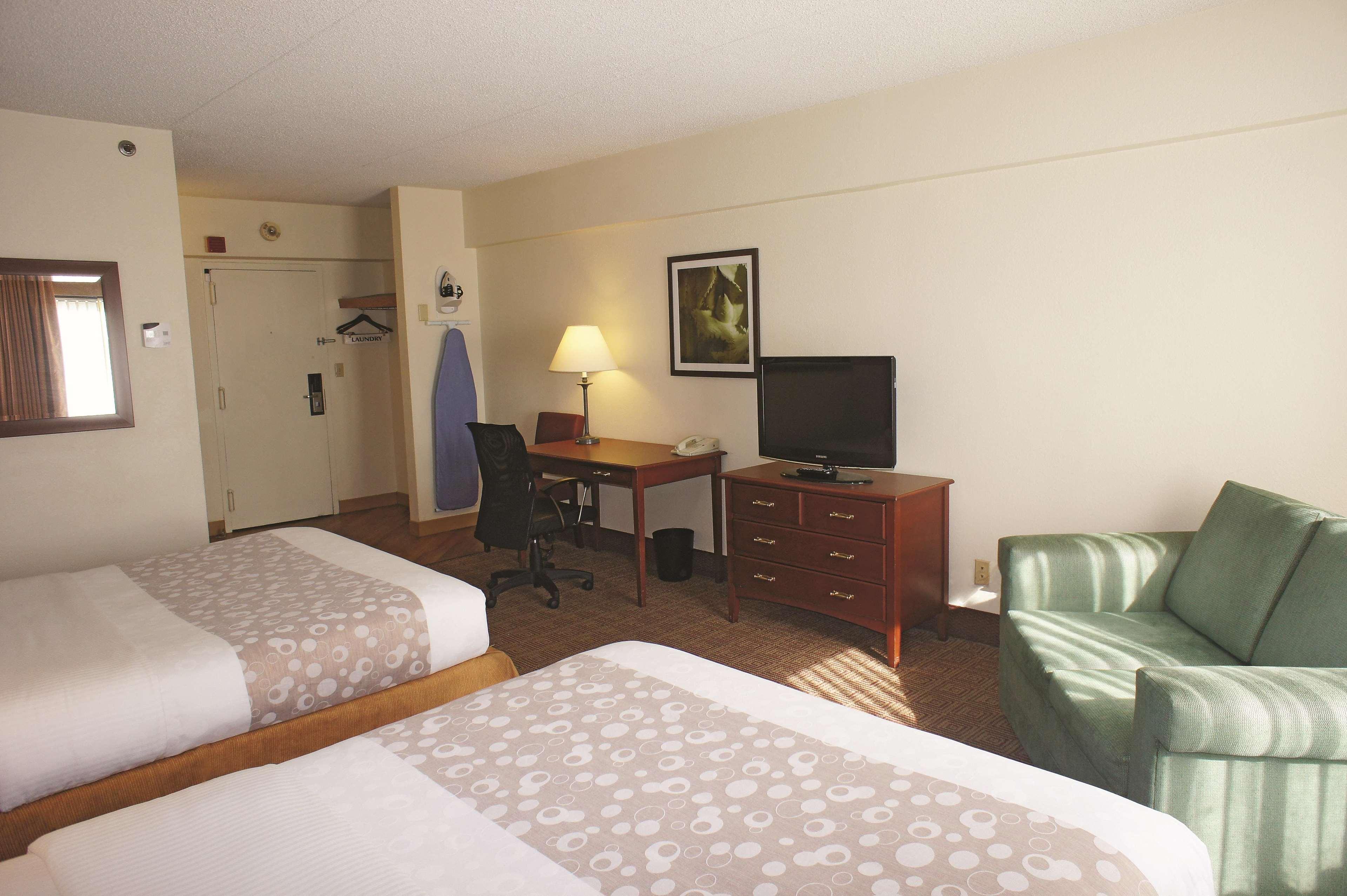 Hotel La Quinta By Wyndham New Haven Exterior foto
